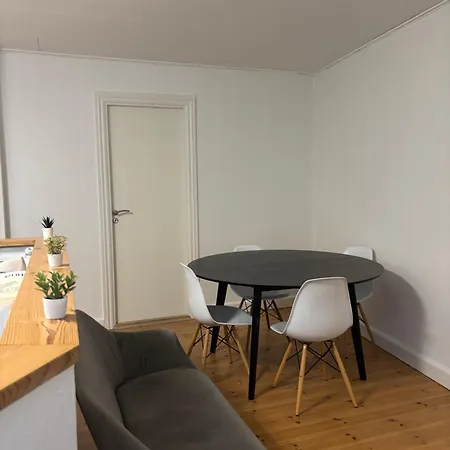 Gron Apartment *